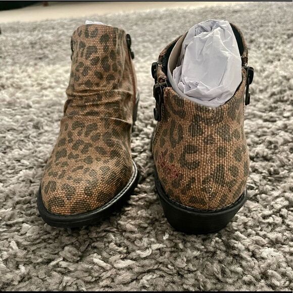 NIB Blowfish Leopard Canvas Booties - Picture 6 of 9